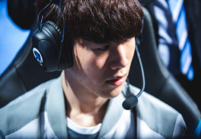 靠约基奇一 靠约基奇一